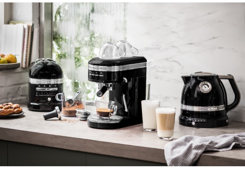 KitchenAid espresso kávovar Artisan 5KES6503 černá litina